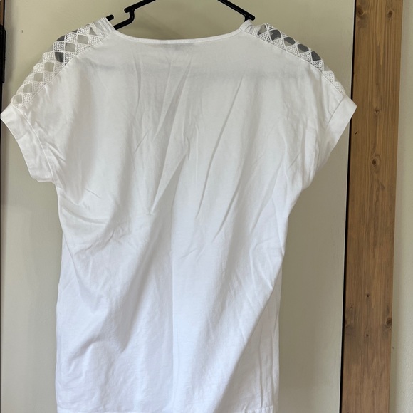 Tommy Hilfiger Medium white tee shirt sheer embroidery sleeve shoulders - Picture 6 of 6